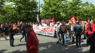 1er Mai début du traditionnel défilé à Paris [upl. by Cirad]