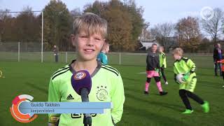 Keeperstrainer Lambert Jager gaat met de handschoenen aan het graf in [upl. by Cynthea]