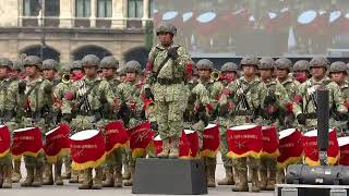 Secuencia de evoluciones por cadetes del Heroico Colegio Militar  Imagen Noticias [upl. by Refennej]