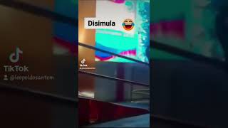 Asi se Disimula al Caer viral MomentosDivertidos caidasepicas funny humor funniestvideo [upl. by Sirehc379]