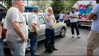 VIDEO Ils offrent une voiture à Roland victime des émeutes de la plaine dOzon à Châtellerault [upl. by Jovitta]