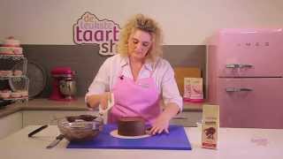 Taart decoreren met chocolade ganache [upl. by Cliff]