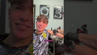 ALBERTO TOZZI SI FA UN NUOVO TATUAGGIO tiktok perte webboh neiperte lisaluchetta novitamakeup [upl. by Bills]