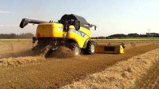 New Holland CX 8090 4WD høst 2011 [upl. by Arayc]