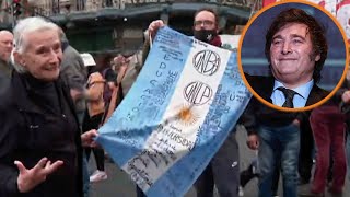 La jubilada docente que conmovió en la marcha por su mensaje a cámara a Milei y su bandera argentina [upl. by Norat]