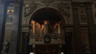 Organ at The Brompton Oratory in London [upl. by Sinaj]