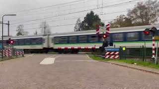 Müller trein rijd over overweg heiloo \\ railroad crossing heiloo  NL [upl. by Celina796]