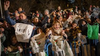 Así ha sido la cabalgata de Reyes Magos que ha recorrido las calles de Madrid [upl. by Lednahs]