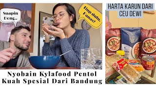 Mas Bule Penasaran Gimana Rasanya Pentol dari Bandung Senangnya dapat Terasi dan Harta Karun [upl. by Patrick]