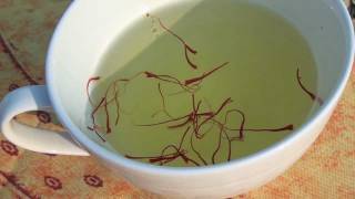 Releasing the flavor of Spanish saffron in hot water [upl. by Wallach]