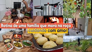 Nossa ROTINA na roça Familia que TRABALHA juntos preparando pão de queijo almoço fresquinho [upl. by Attiuqehs]