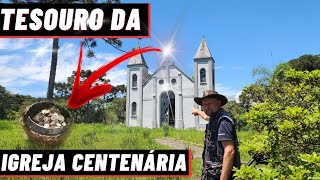 Ele encontrou joias nessa igreja centenária [upl. by Ylicic]