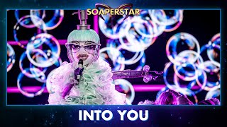 Soaperstar  ‘Into You’  The Masked Singer  seizoen 3  VTM [upl. by Alenairam]