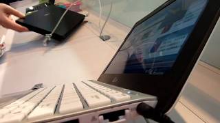 Asus Eee PC 1018P Handson bei der Cebit 2010 [upl. by Yancy]