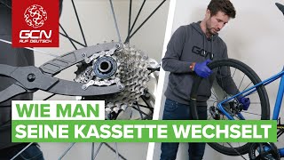 Wie man seine Kassette wechselt  FahrradKassette abschrauben [upl. by Nahgeem453]