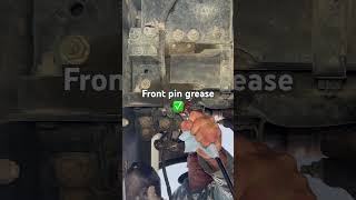 Front pin grease heavyhaullife heavyhaul trucking truck jazz 18speed truckmechanic [upl. by Ardnohs]