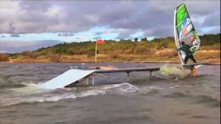 Windsurf Park  innovation freestyle à Leucate avec Julien Taboulet [upl. by Ahsikar]