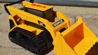 Mighty Machines Caterpillar Digger and Crew Dig at Construction Site Toy Review [upl. by Noemad]