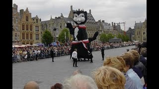 ベルギー・イーペルの猫祭りパレード（2009年）  Kattenstoetcat festival at Ieper Belgium in 2009 [upl. by Ilek]