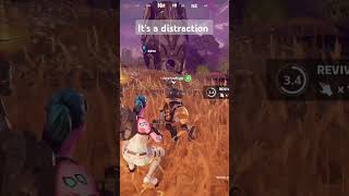 She is easily distracted fortnite fortniteclips foryou fyp fypシ゚viral distraction closecall [upl. by Vasilis55]