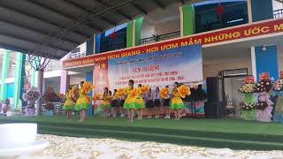 2011 học sinh trường trung học cơ sỏ tích giang biểu diễn [upl. by Ayital]