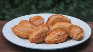 Como preparar la masa para empanadas de horno [upl. by Atteuqnas]