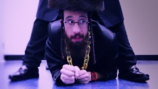 quotShake It Offquot Jewish Parody  IM TAKING OFF [upl. by Agueda957]