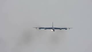 4K USAF B52 Stratofortress landing at Louisville International Airport planespotting [upl. by Stallworth]