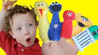 Family Finger Daddy Finger Sesame Street Style with Big Bird Elmo Mr Snuffleupagus Oscar [upl. by Newol765]