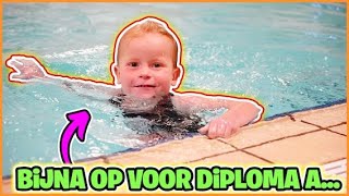 HET GiNG NiET GOED OP ZWEMLES VAN LUXY DUS MAAKTEN WE DiT BESLUiT 💦  Bellinga Vlog 3071 [upl. by Murat430]