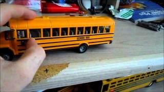 Siku School Bus Thomas Freightliner Fs65 and Keychain Unboxing [upl. by Hardej]