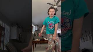 How to do Kidz Bop Tyla Dance [upl. by Shaffert]