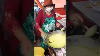 Wow Amazing Cambodian women making yellow pancake streetfood yummy streetfoodtour [upl. by Suzan]