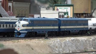 Athearn Genesis F7AB Texas amp Pacific 1568 Dragging Mixed Freight [upl. by Huba836]