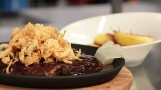 Rezeptvideo Wiener Rathauskeller Zwiebelrostbraten [upl. by Beane]