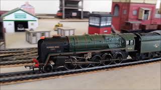 Hornby R3288 BR 2100 Class 9f Evening Star No 92220 H332313 [upl. by Heyman]