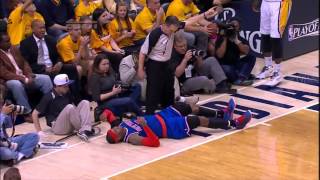 Tyler Hansbrough smacks Roy Hibbert in the head  Knicks  Pacers Game 3 [upl. by Arjun]