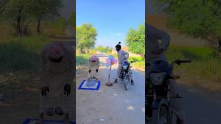 Gareeb bandy Kay balloon phahr diye india pakistan ytreels ytshorts viralreels [upl. by Starlene]