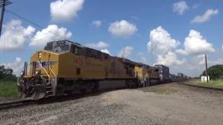 UP 7676 West at Flatonia TXCP SA120 Filmed With 2 Different Sony Cameras [upl. by Yduj]