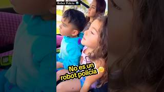 FAMILIA JUKILOP SE ENCUENTRA CON UN ROBOT POLICÍA 😳😱  jukilop shorts kimberlyloaiza [upl. by Ellekcir]