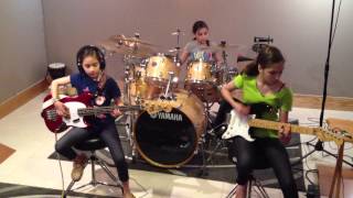 Hysteria Muse Cover Practice Dany Pau amp Ale [upl. by Ilyak536]