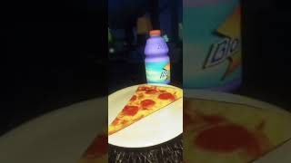 Pizza 🍕 pizza comida favorita bloxi roblox robux animacion hambre tirada roblox [upl. by Nawotna]