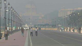 Nube tóxica en Nueva Delhi después de la fiesta hindú del Diwali  AFP [upl. by Doscher636]