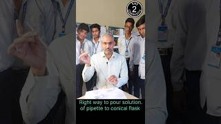 Redox Titration right way to pour solof pipette to conical flask chemistry practical trendshort [upl. by Lorrin]