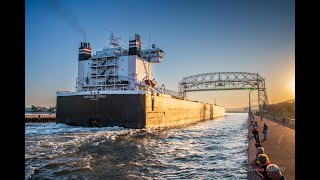 Honking to clear the Canal Ive never seen the American Century come into Duluth this fast [upl. by Ybbil198]