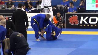 Cicero Costha vs Rogerio Cristo Master 2 Black belt Light Final IBJJF European 2014 [upl. by Dulla]