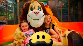 Melody Chanell och Leo på Leos Lekland  Indoor Playground Sweden [upl. by Fin]