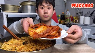 맛있는 김치가 있다면 라면을 참을 수 없다 Mukbang [upl. by Ballou50]