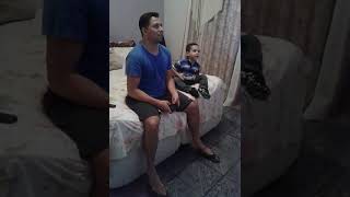 Sobrinho jogando game com controle desligado [upl. by Mosenthal]