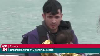 Crotone Sbarcati nel porto 99 migranti 26 i minori [upl. by Palila440]